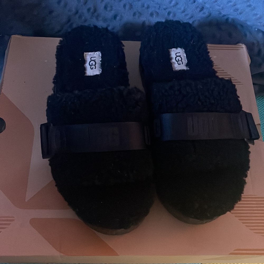 UGG Women's Fluffita Slipper - Picture 2 of 4